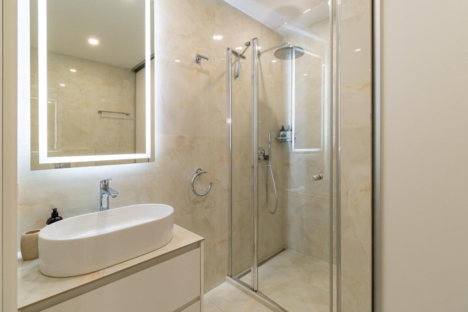 Luxury Central Apartment In Putvinskio Street Kaunas Bagian luar foto